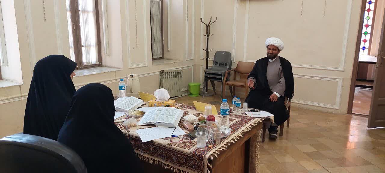 شرکت ۲۵۰ حافظ در مرحله دوم آزمون شفاهی مدرک تخصصی حفاظ در استان اصفهان