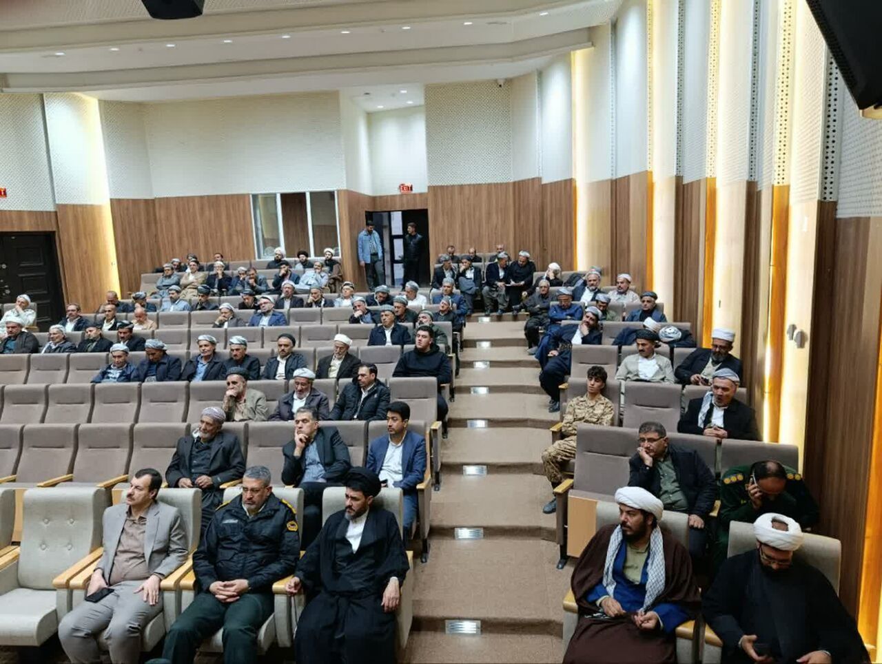 همایش روحانیون و طلاب در سقز برگزار شد