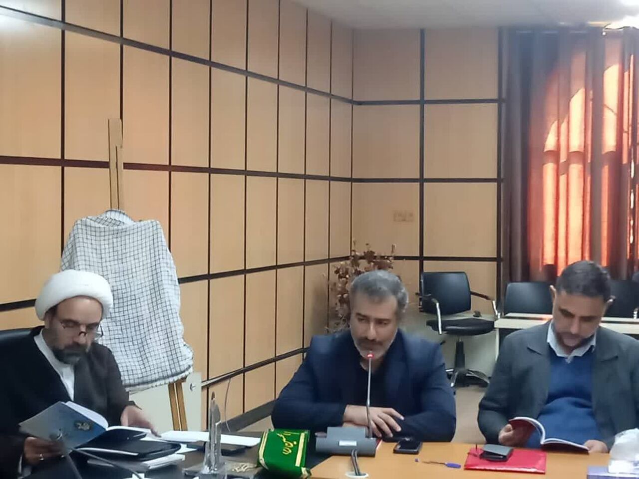 آیین رونمایی کتاب نغمه‌های عاشورایی و تکریم نوحه سرا و پیرغلام حسینی در خرم‌آباد برگزار شد