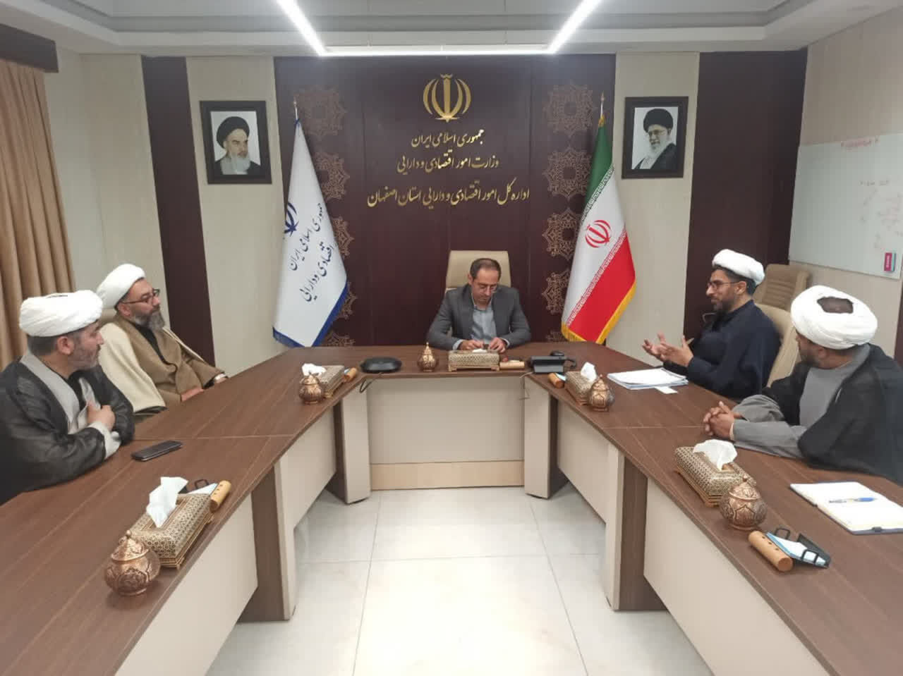 تاکید بر توسعه فعالیت‌های قرآنی در حوزه‌های شهری و روستایی استان اصفهان