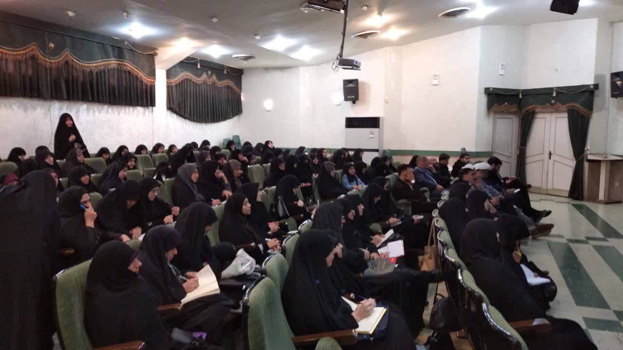 کارگاه نیم‌روزه «تدبر در قرآن کریم» در کاشان برگزار شد