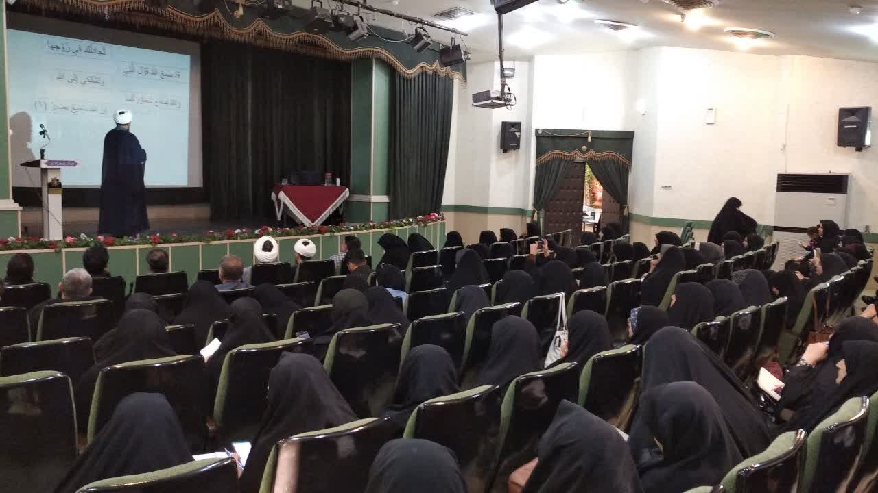 کارگاه نیمروزه «تدبر در قرآن کریم» در کاشان برگزار شد
