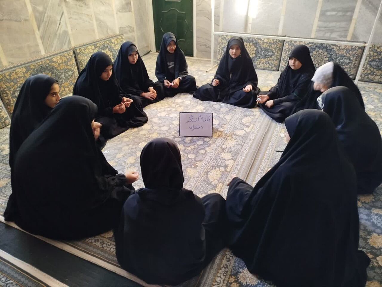 برگزاری کلاسهای کتابخوانی ویژه هفته کتاب در روستای وینسار