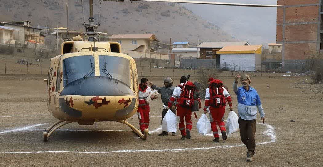 الیت اگر چه زخمی، اما استوار ایستاده است