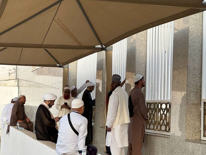 اقدام جمعی زائران ایرانی در مکه در سالروز شهادت حضرت زهرا(س)