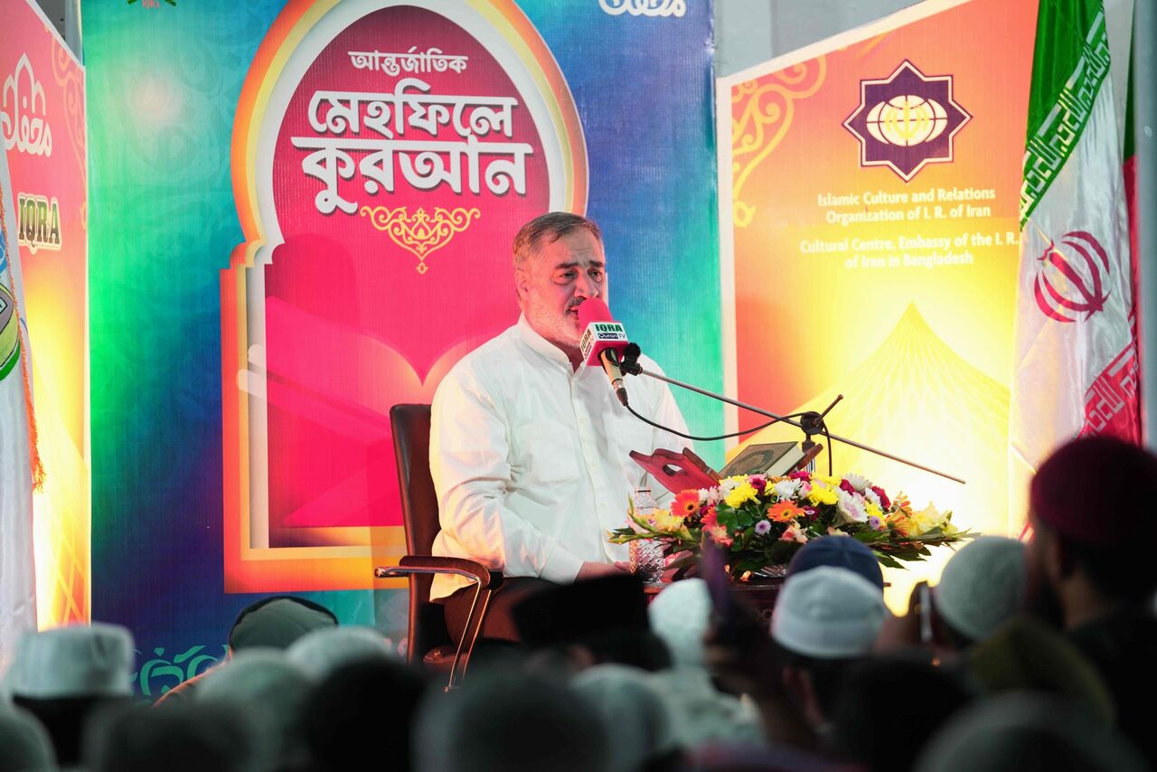 «محفل» در لعل باغ؛ قاریان ایرانی در جمع اساتید بنگلادش به اجرای تلاوت پرداختند