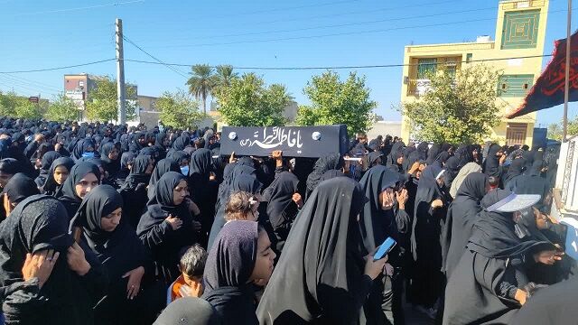 بچه‌های مسجد در سراسر ایران در عزای شهادت مادر سادات بیرق عزا برافراشتند