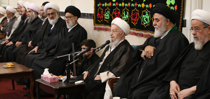 آیت الله مکارم شیرازی: تجمل‌گرایی ریشه بسیاری از مشکلات اجتماعی است