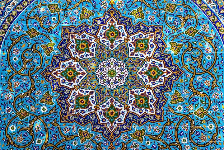 مبانی هنر دینی بررسی می‌شود