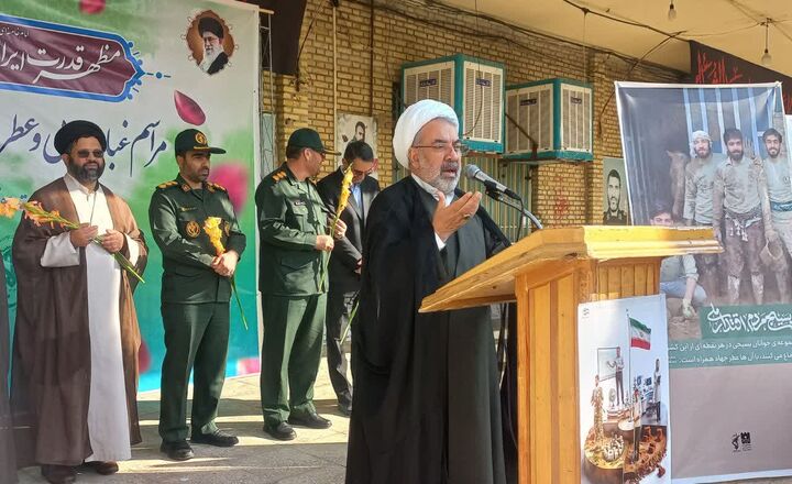 تفکر بسیجی راه‌حل بسیاری از مشکلات اقتصادی و فرهنگی کشور است