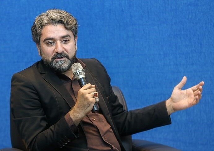 محمدجواد شرافت: شعر، حس خوبِ زندگی را تثبیت و منتشر می‌کند