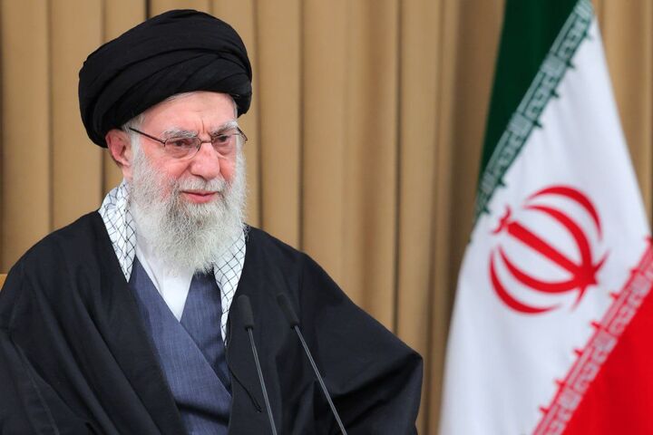 رهبر انقلاب: برای باران، امنیت، عافیت، برای همه چیز از خدای متعال کمک بخواهید