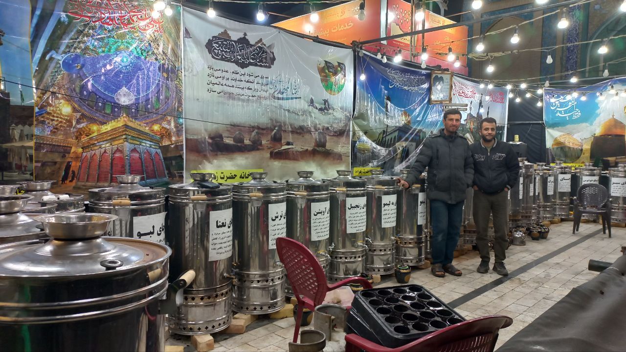 چای نذری، بهانه‌ای برای مهربانی؛ قصه مردی که دل‌ها را گرم می‌کند