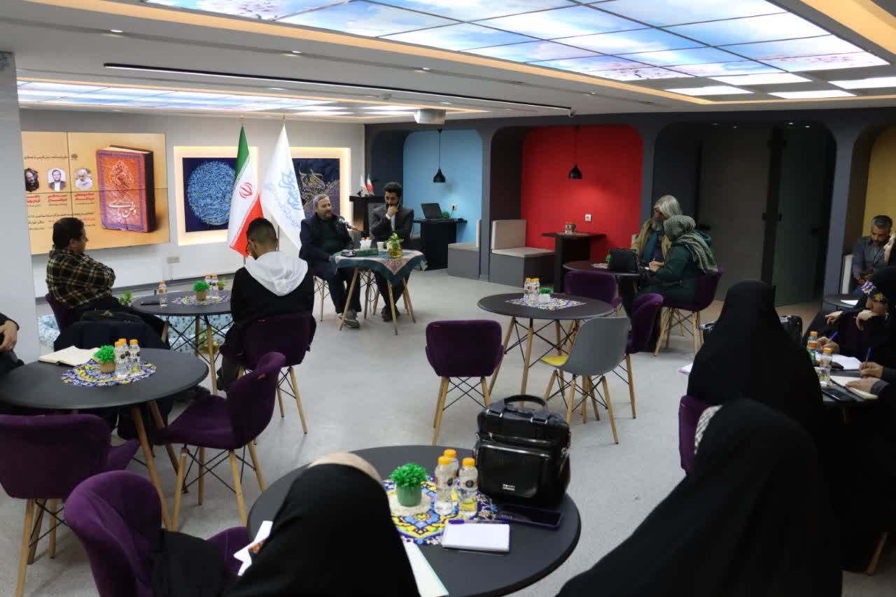 پاسداشت زبان فارسی در میدان قصه‌ها