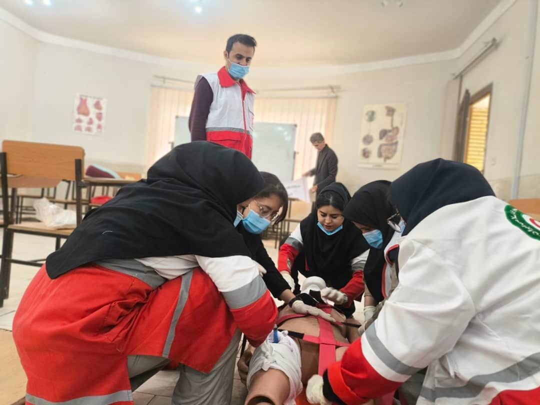 آمادگی نجاتگران هلال احمر سقز برای مقابله با بحرانها