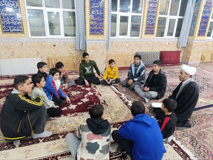 بررسی ویژگی‌های حضرت زهرا(س) در حلقه صالحین نوجوانان مسجد قبا