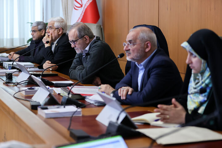 مهم‌ترین دستور کار ما انسجام و تلاش شبانه‌روزی در مسیر حل مشکلات است