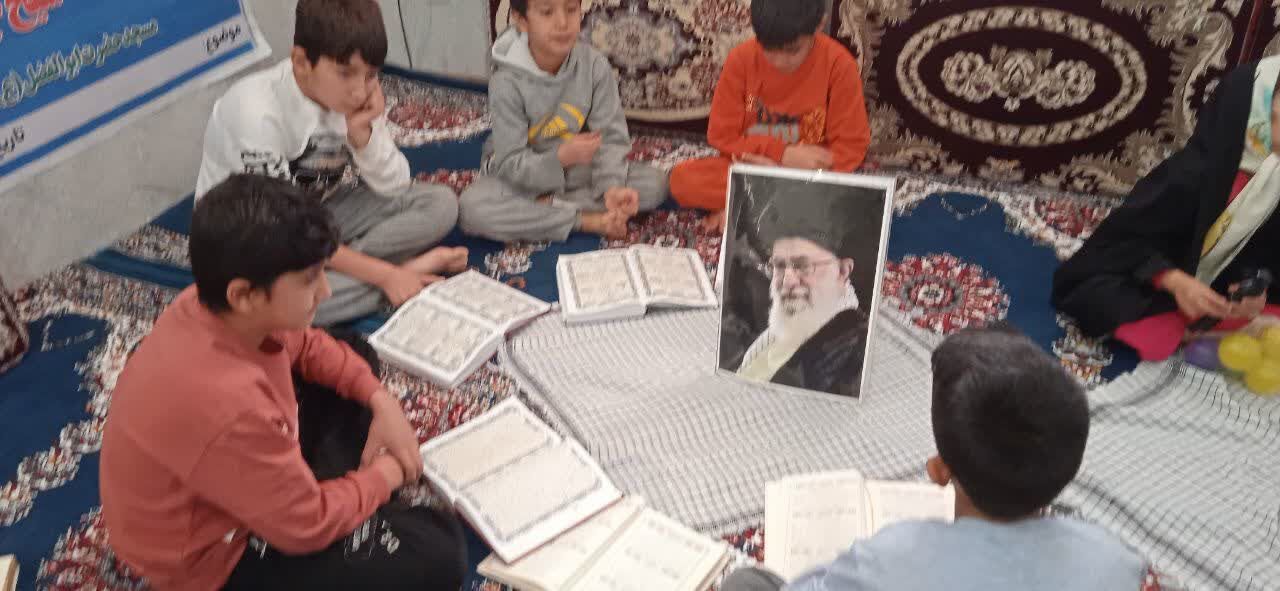 صبحی معطر به آیات نور؛ قرائت قرآن به نیابت از شهدا در مسجد روستای شیخ‌جعفر