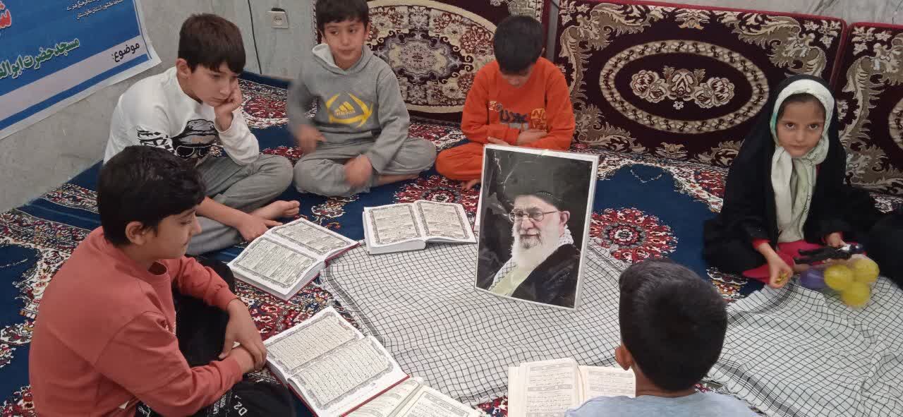 صبحی معطر به آیات نور؛ قرائت قرآن به نیابت از شهدا در مسجد روستای شیخ‌جعفر