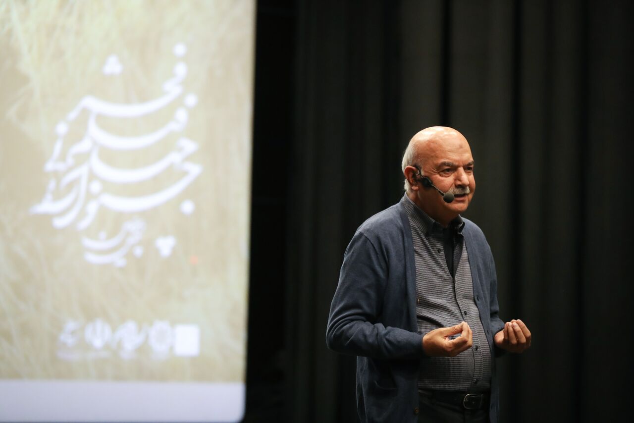 ایرج طهماسب: هنرمند از کوچک‌ترین جزئیات، روایت بزرگ می‌سازد