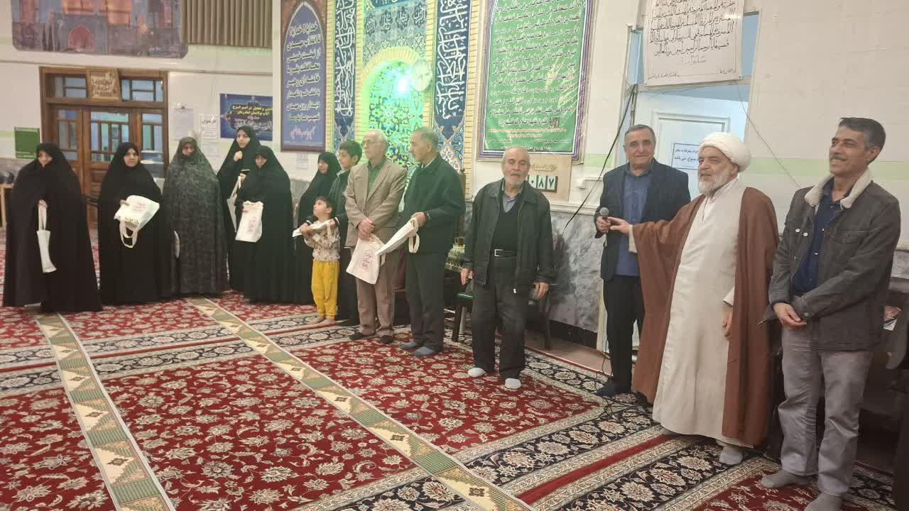 تجلیل از صاحبخانه‌های خوش‌انصاف مشهدی در مسجد جوادالائمه(ع)