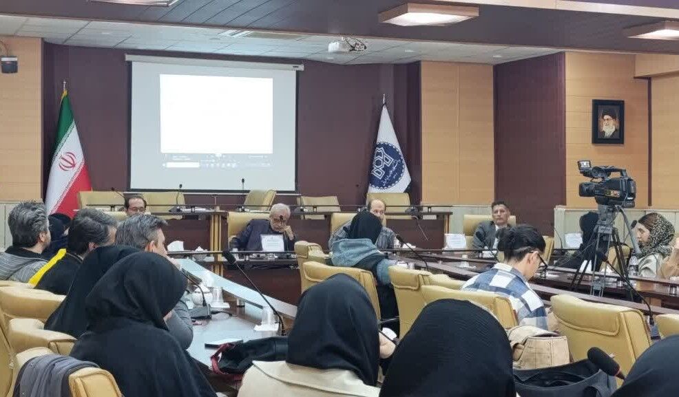 رهی معیری؛ آهوی رمیدهٔ غزل معاصر است