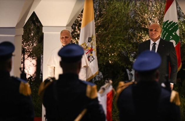 ورود تاریخی پاپ لئون چهاردهم به لبنان؛ شلیک ۲۱ گلوله توپ برای استقبال رسمی+ عکس