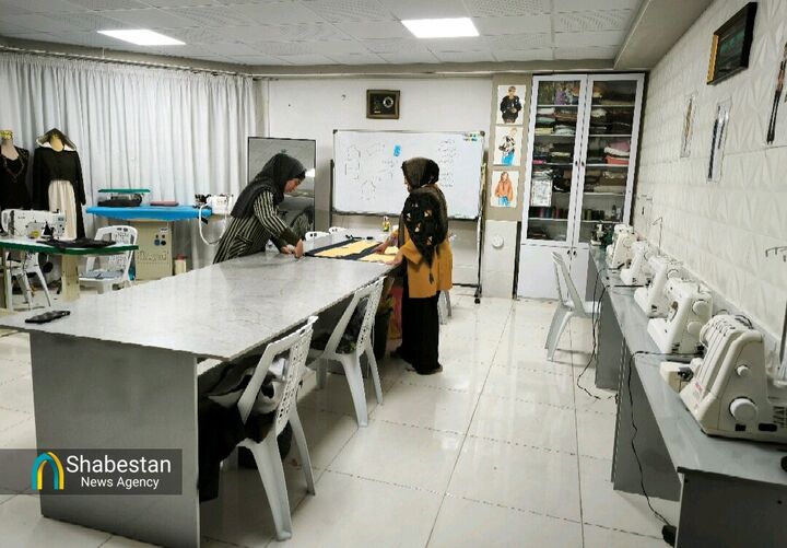 مسیر الهام‌بخش یک بانوی کارآفرین بیرجندی/ از پارکینگ خانه تا افتتاح آموزشگاه