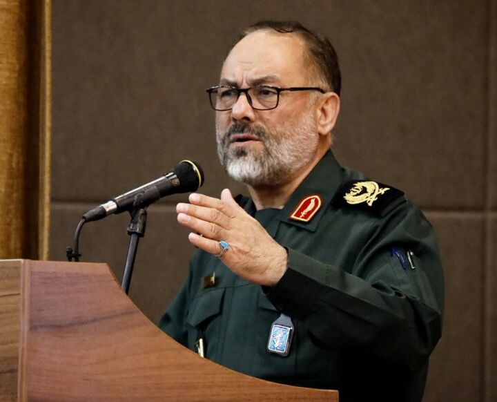 دشمن با برنامه‌ریزی طولانی هویت ما را نشانه‌ گرفته است