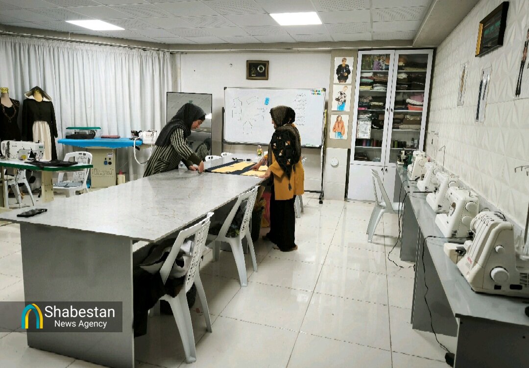 مسیر الهام‌بخش یک بانوی کارآفرین بیرجندی/ از پارکینگ خانه تا افتتاح آموزشگاه