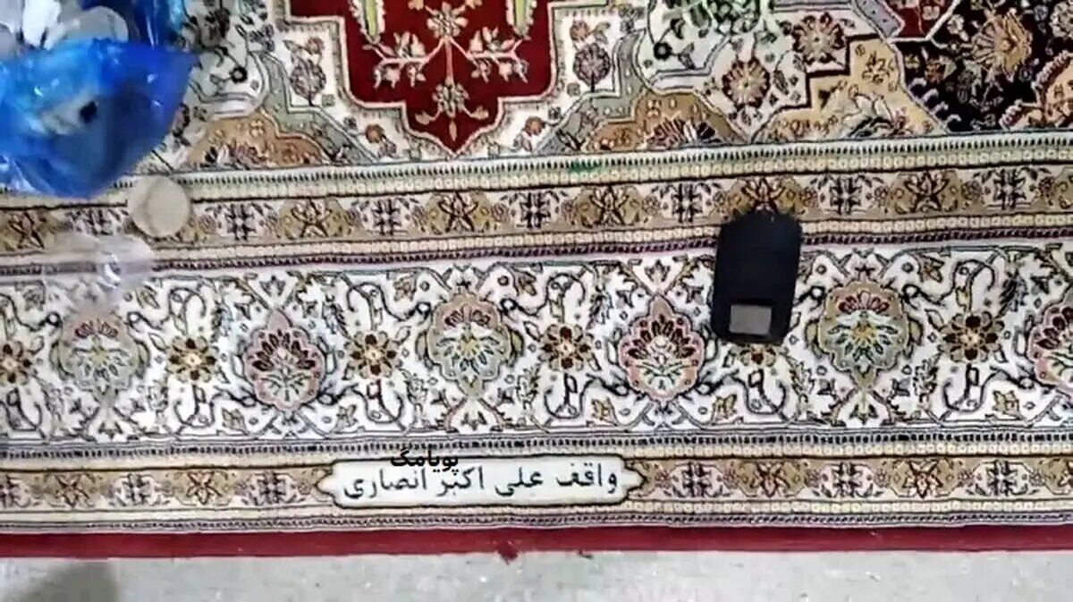 پاسخی به شایعه جمع‌آوری فرش‌های حرم امام حسین(ع) به دستور آیت‌الله سیستانی