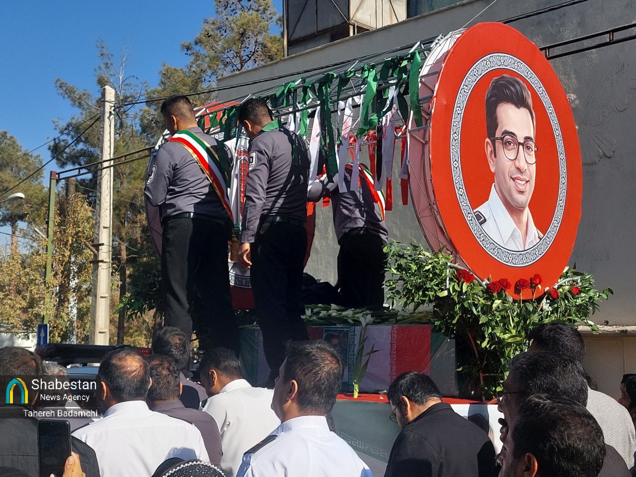 وداع با قهرمان شهر، آتش‌نشان فداکار کرمانی