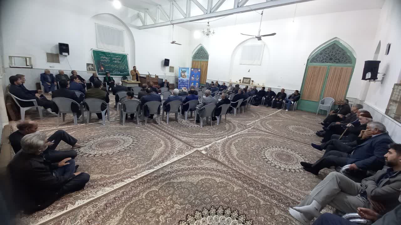 «شبشعر بسیج» در روستای یزدل آران و بیدگل برگزار شد