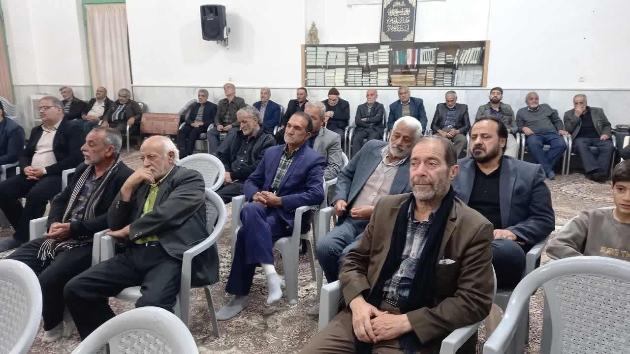 «شب‌شعر بسیج» در روستای یزدل آران و بیدگل برگزار شد