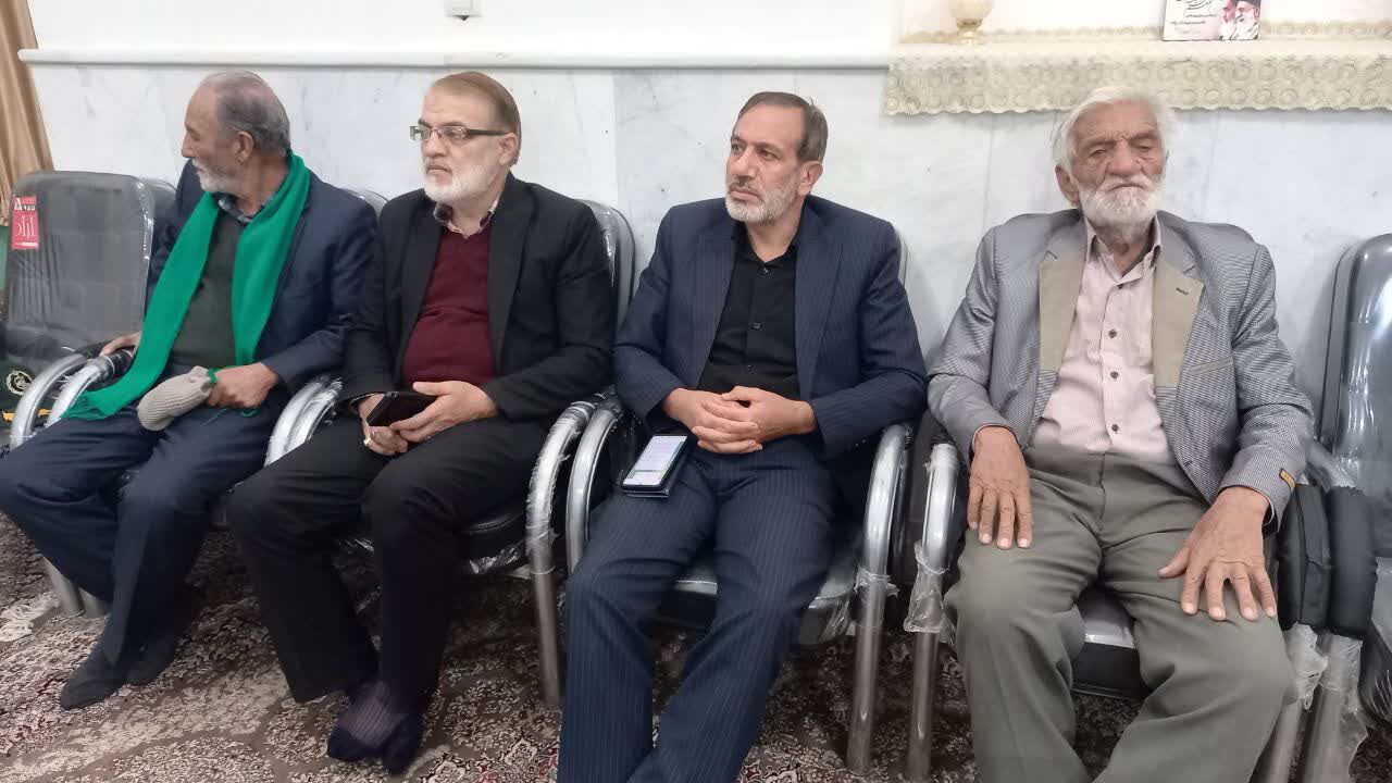 «شب‌شعر بسیج» در روستای یزدل آران و بیدگل برگزار شد