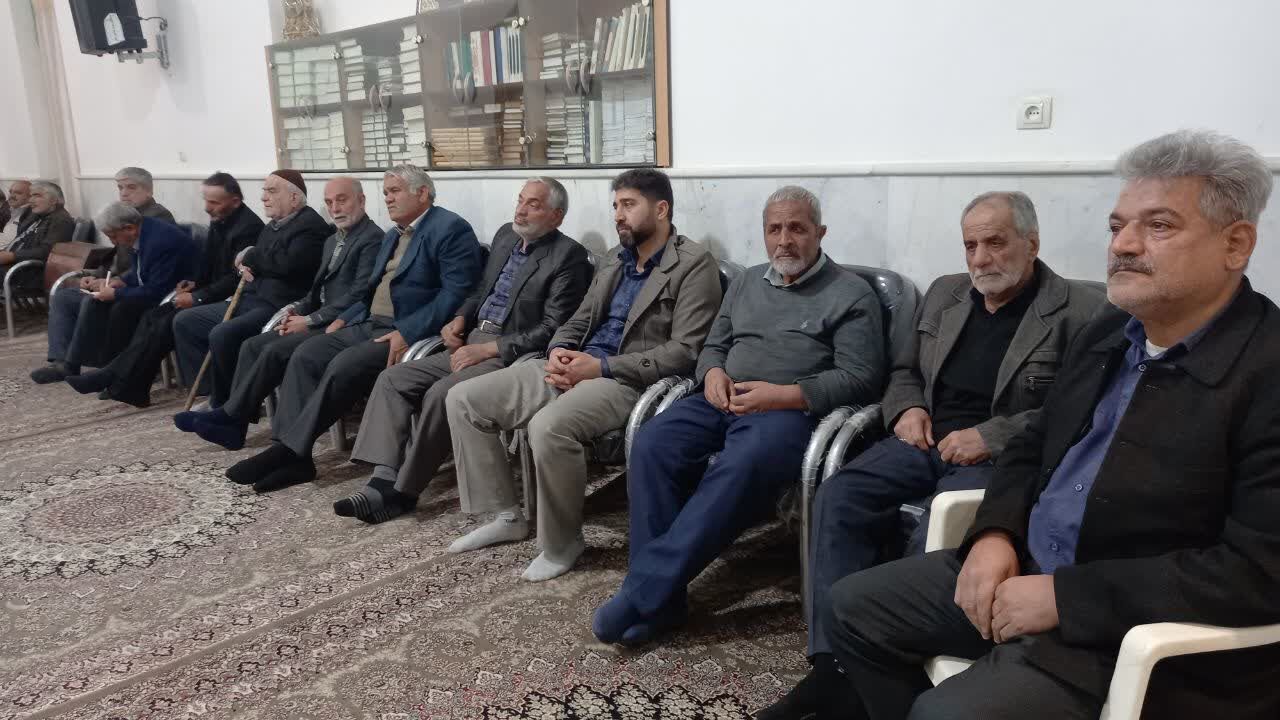 «شب‌شعر بسیج» در روستای یزدل آران و بیدگل برگزار شد