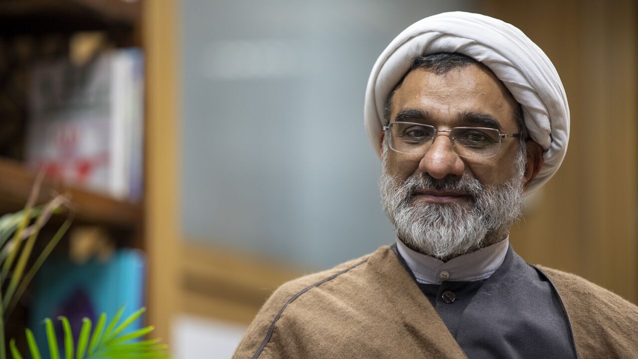 نظریه الگوی سوم زن مصداقی از مسئله حقوق بانوان