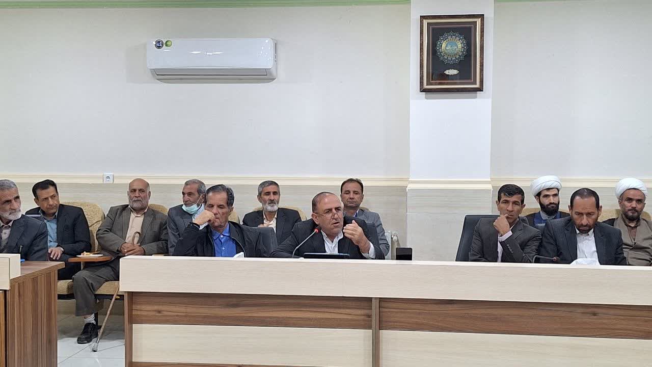 برگزاری نماز جمعه به جامعه عزت می‌دهد