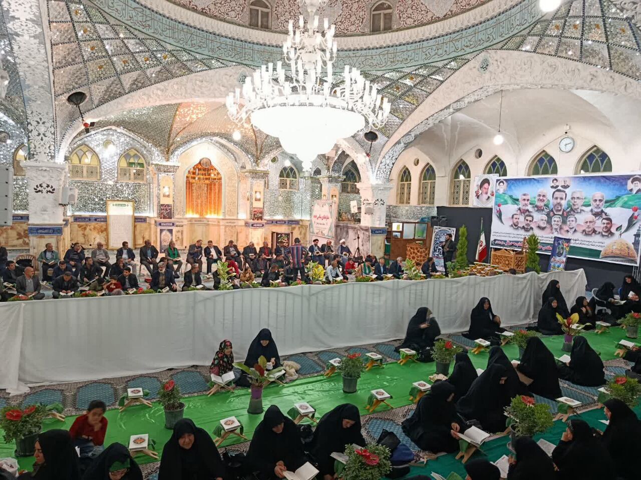 برگزاری کرسی تلاوت تدبری قرآن کریم در حرم حضرت علی بن باقر(ع) راوند کاشان