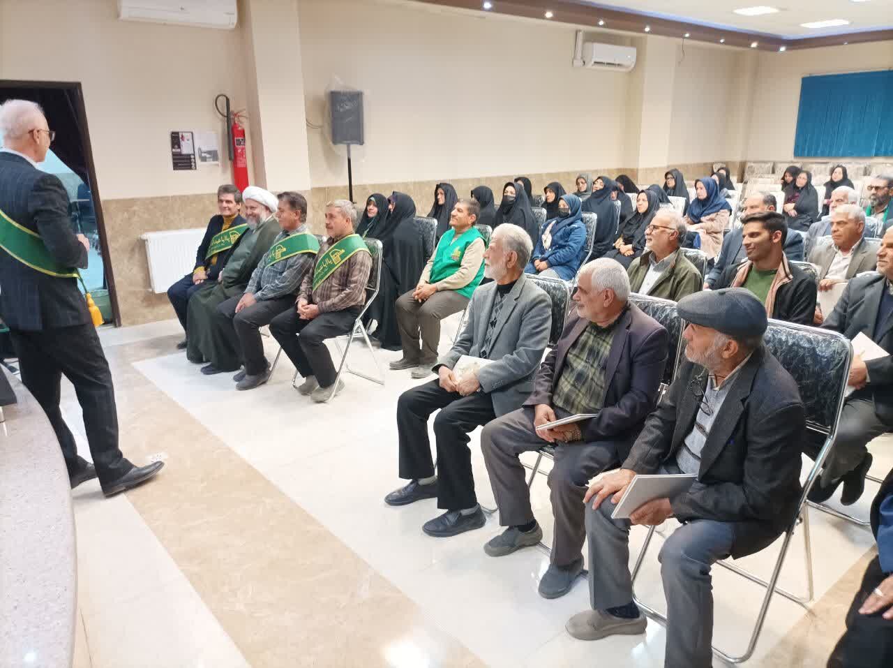 افتتاح محفل هفتگی قرائت و تفسیر قرآن کریم در خانه امید بازنشستگان آران و بیدگل