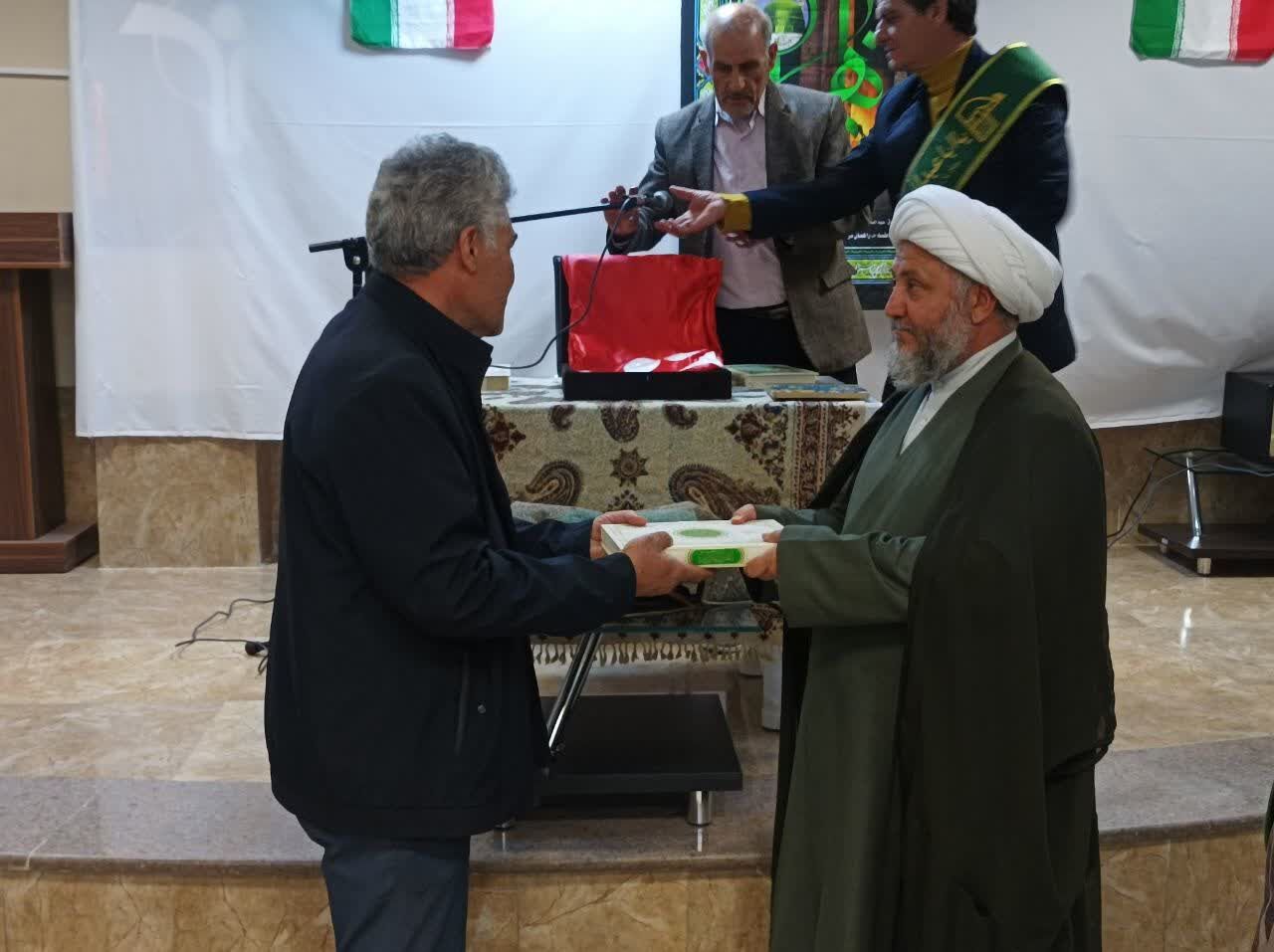 افتتاح محفل هفتگی قرائت و تفسیر قرآن کریم در خانه امید بازنشستگان آران و بیدگل