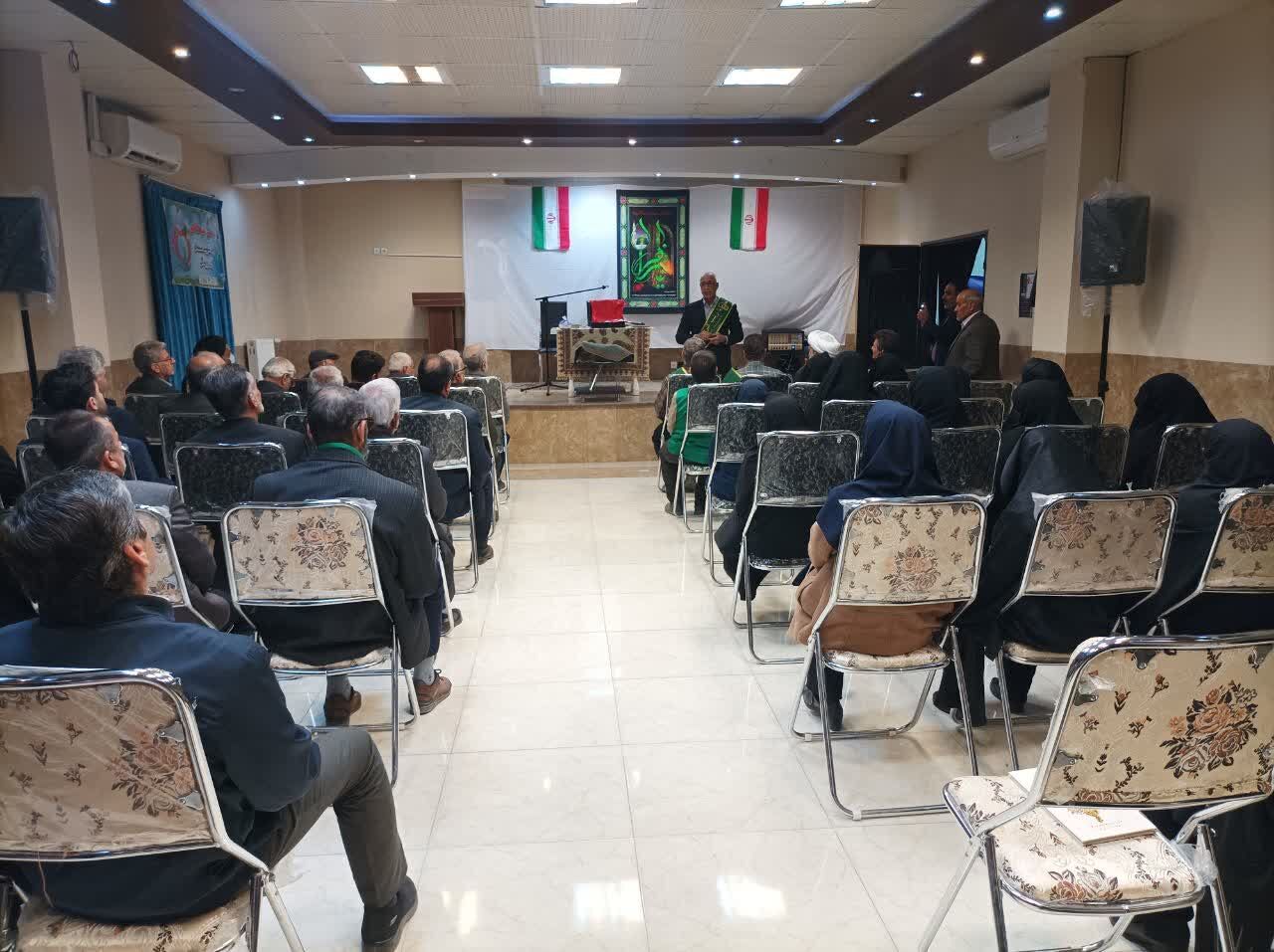 افتتاح محفل هفتگی قرائت و تفسیر قرآن کریم در خانه امید بازنشستگان آران و بیدگل