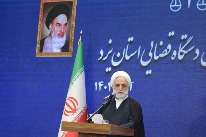 قضات و کارکنان قضایی در پیشبرد امورات قضایی و حقوقی مردم تسریع داشته باشند