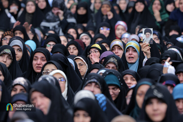 مادرانگی، زن بودن، انسان بودن؛ سه ضلع یک هویت