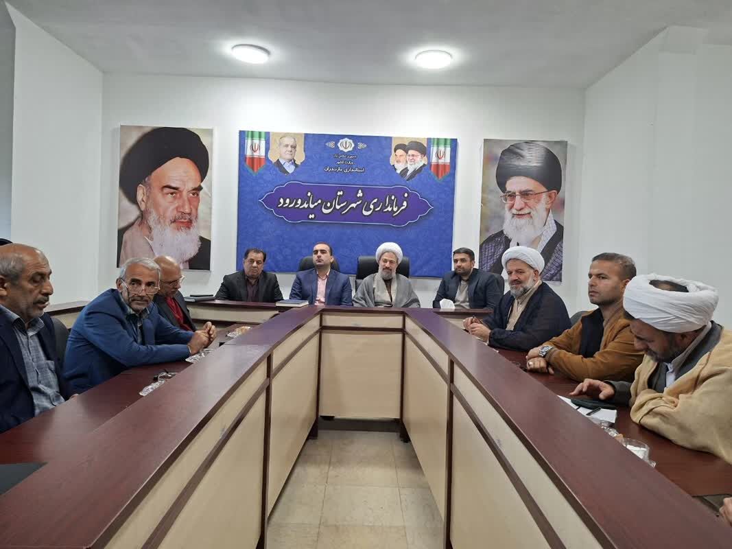 مسئولین شهرستان میاندورود برای رفع مشکلات اداری باید در کنار فعالان مسجدی باشند