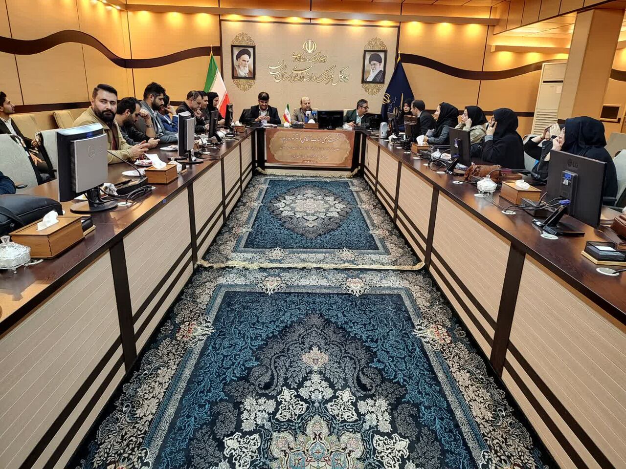 مدل اقتصادی پایدار برای رسانه‌ها نداریم 