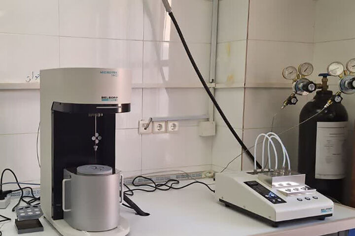 خریداری و راه‌اندازی دستگاه جذب و واجذب نیتروژن (BET) در دانشگاه ملایر
