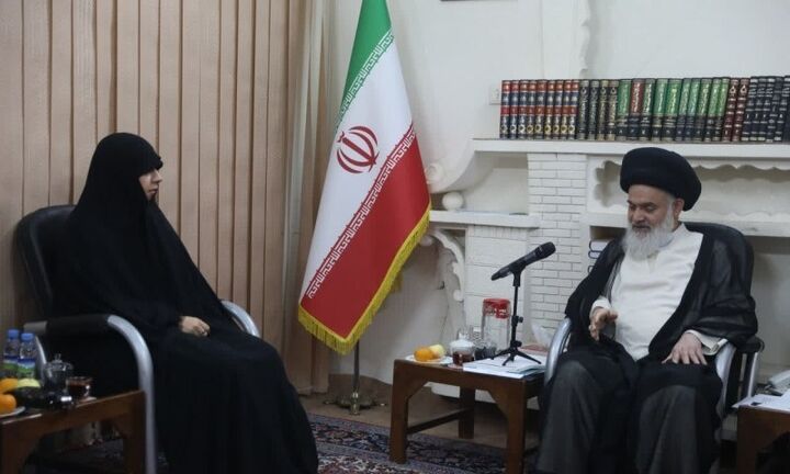 آیت‌الله حسینی‌بوشهری: الگوی زن مسلمان ایرانی باید به جامعه معرفی شود