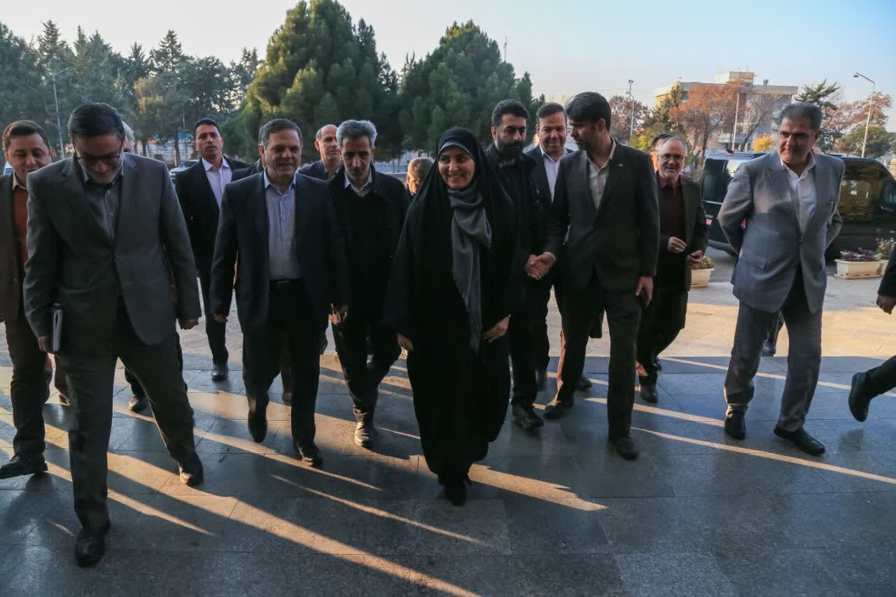 وزیر راه و شهرسازی وارد استان زنجان شد