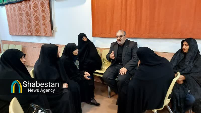 نشان صبر و اسقامت بر قلب مادران و همسران شهدا